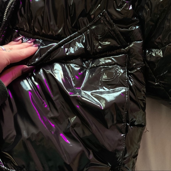 🖤 black shiny puffer coat 🖤 - Picture 3 of 5